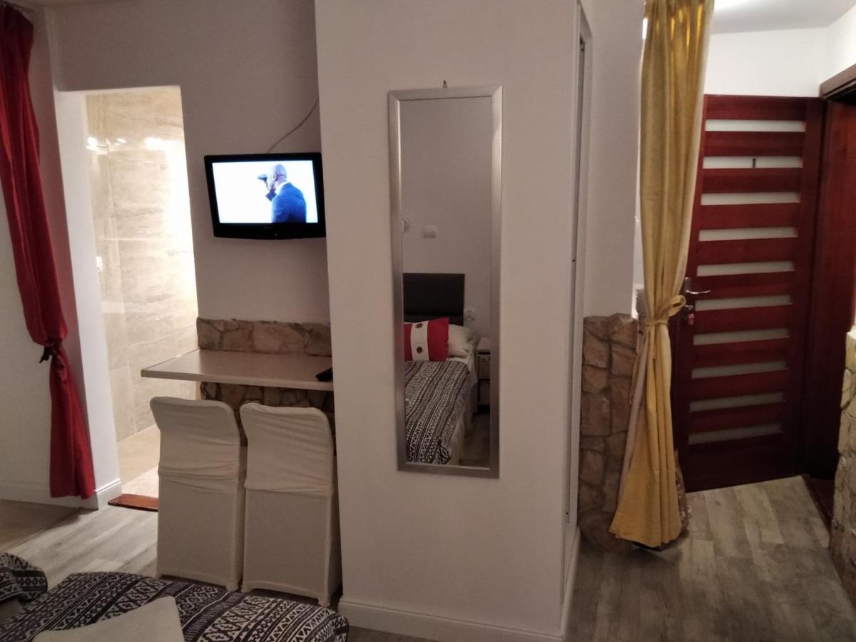 Zielone Wzgorze Na Starowce Apartment ซานดอเมียร์ช ภายนอก รูปภาพ