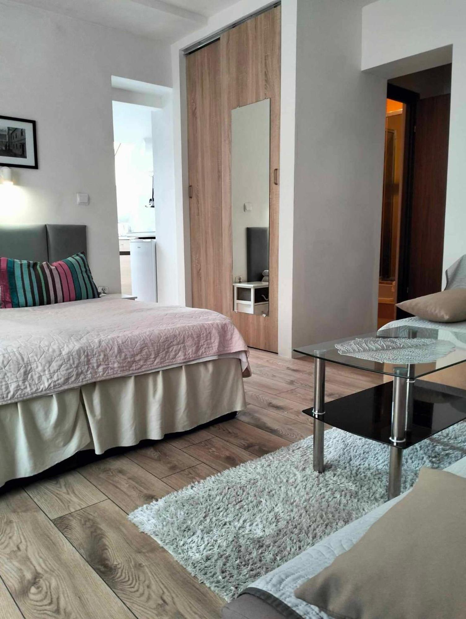 Zielone Wzgorze Na Starowce Apartment ซานดอเมียร์ช ภายนอก รูปภาพ